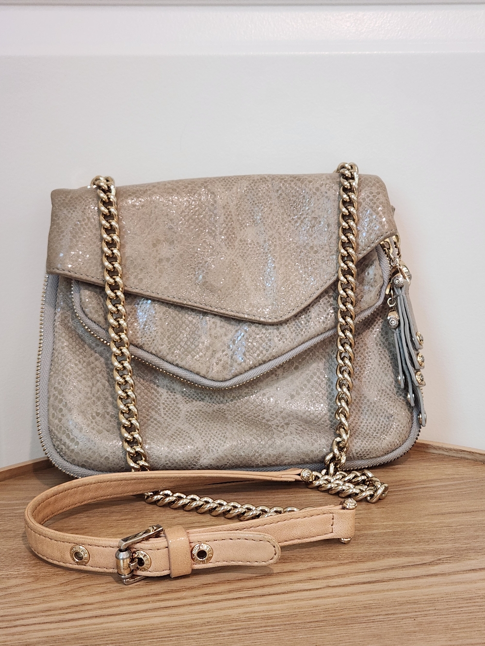 Henri Bendel Cream Snakeskin Leather Crossbody Pursw with Gold and Leather Chain